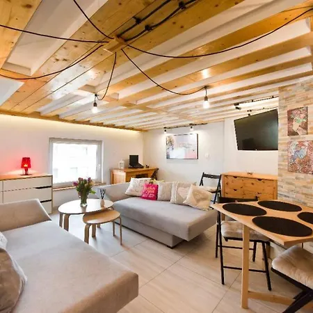 Max Apartment *