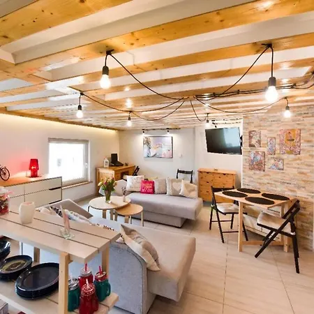 Max Apartment *